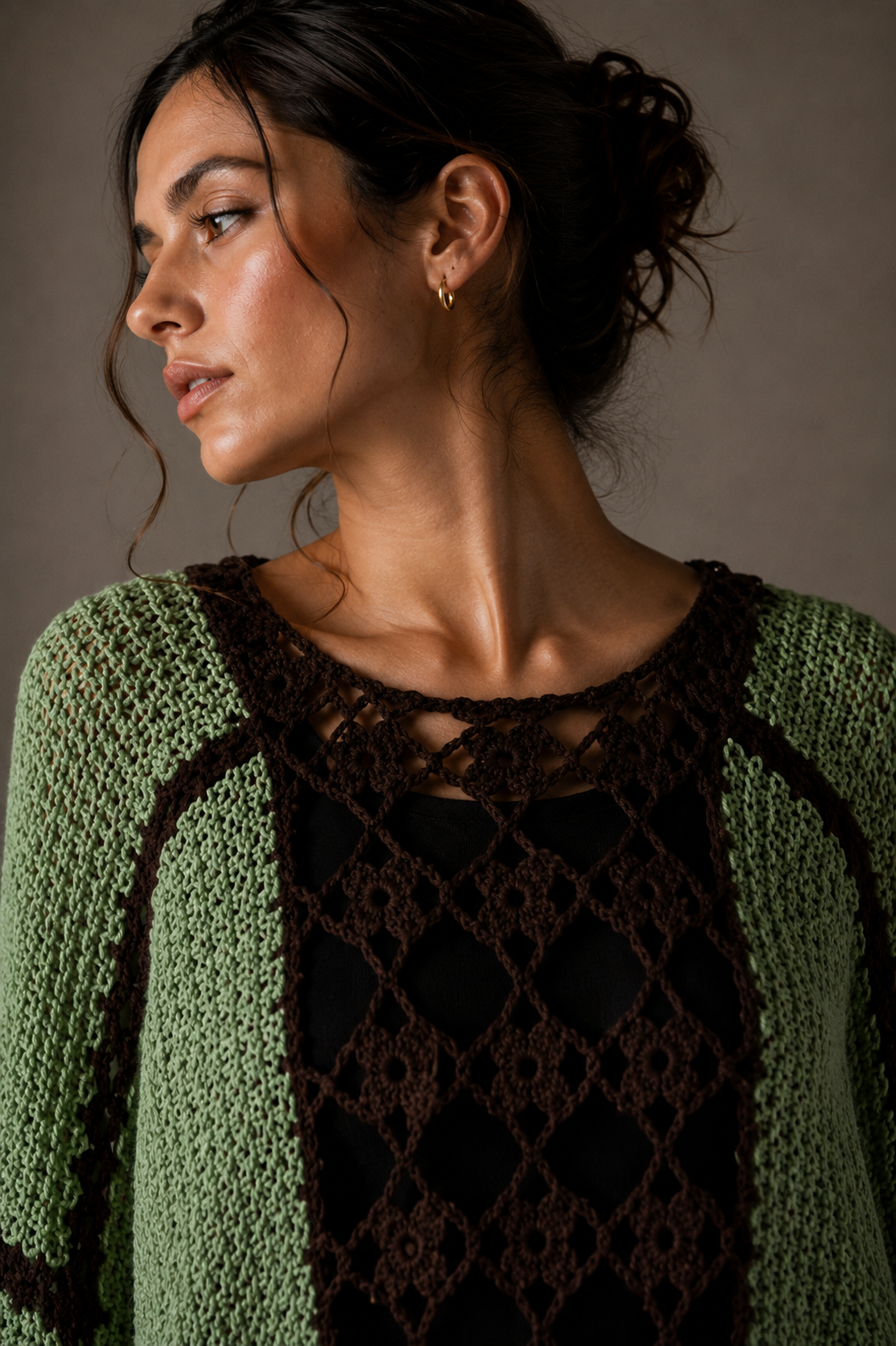 Poncho green black. All sizes.