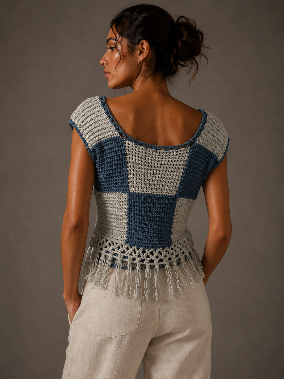 Blue and white side straps are adjustable. xs s